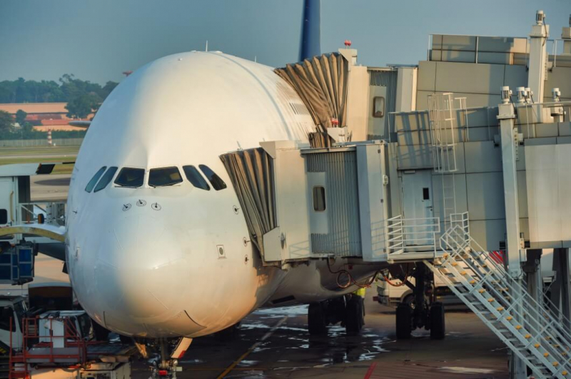 AIRLINES INTRODUCE ULTRA-LONG-HAUL FLIGHTS