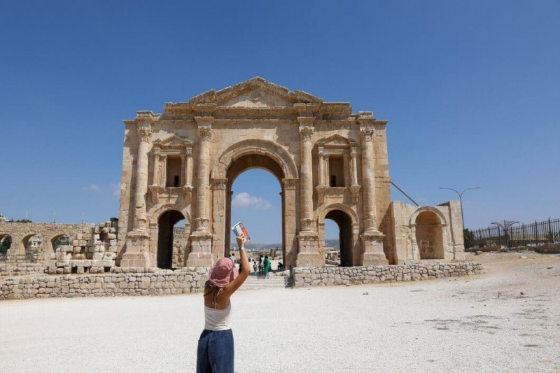JORDAN’S TOURISM RELIES ON FAITH AND CULTURE