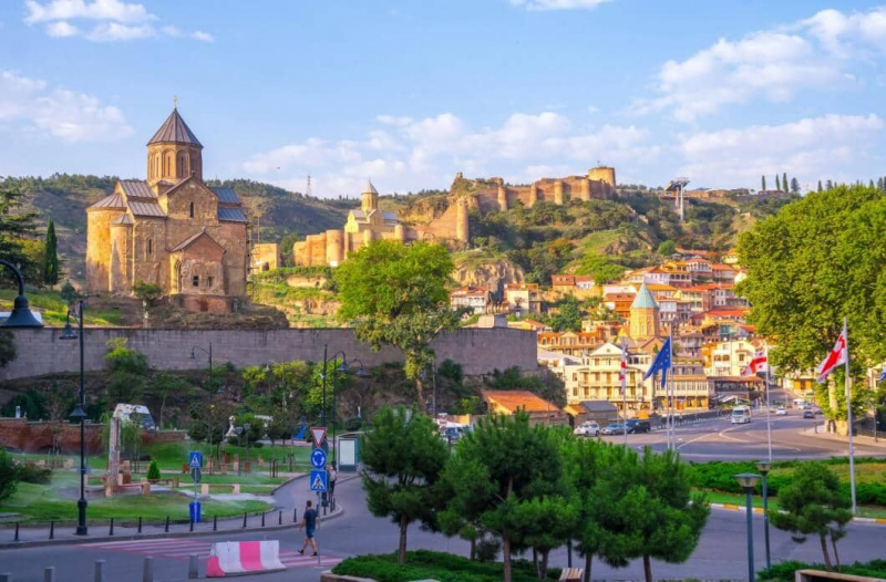 EU BANS ORGANIZED TRAVEL TO RUSSIA