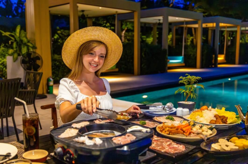 FOOD TOURS REDEFINE TRAVEL