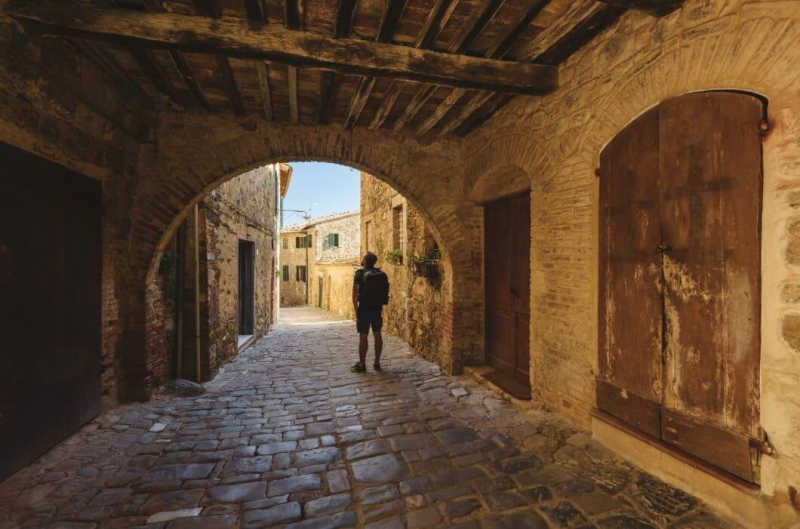 HISTORIC HOUSES IN ITALY: THE PRIVATE HERITAGE BOOSTS TOURISM